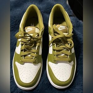 Nike Dunk Light Olive